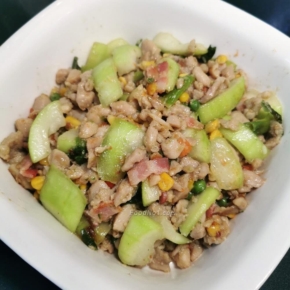 培根肉丁炒蒲瓜