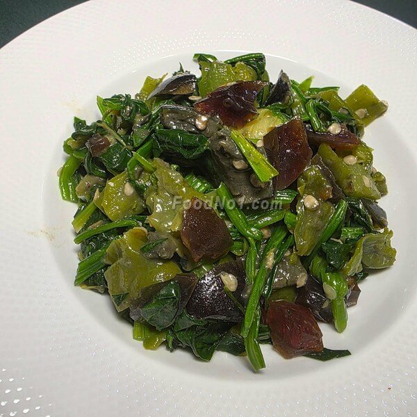 菠菜擂椒皮蛋的功效