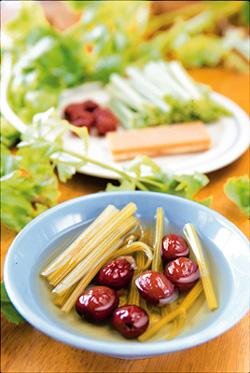 s172p4408.jpg (62774 bytes)