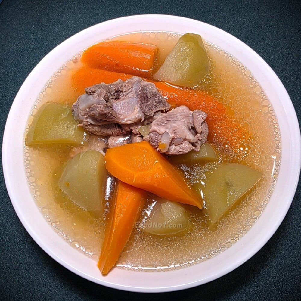 合掌瓜紅蘿蔔排骨湯