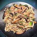 薑蔥香菇肉碎炒粗麵