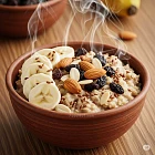 健康麥皮香蕉堅果碗