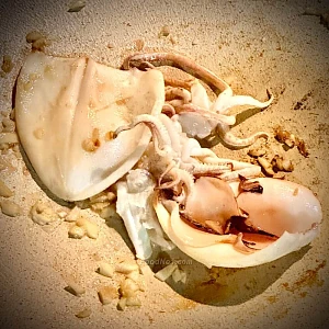 蒜爆墨魚（魷魚）